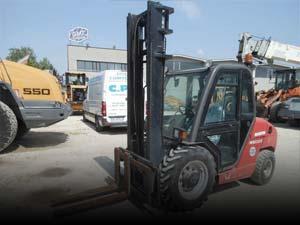 Used rough terrain forklifts