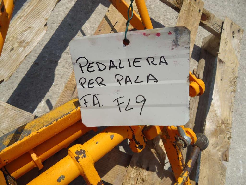 Pedal assembly for Fiat Allis FL9 Photo 2