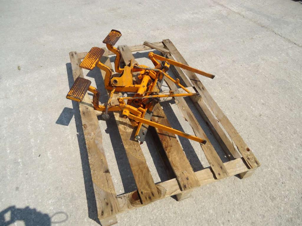 Pedal assembly for Fiat Allis FL9 Photo 3
