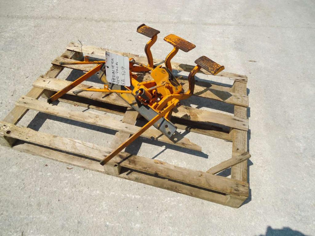 Pedal assembly for Fiat Allis FL9 Photo 4