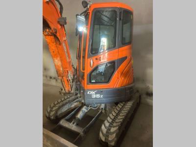 Doosan DX35Z sold by Iveco Orecchia Spa