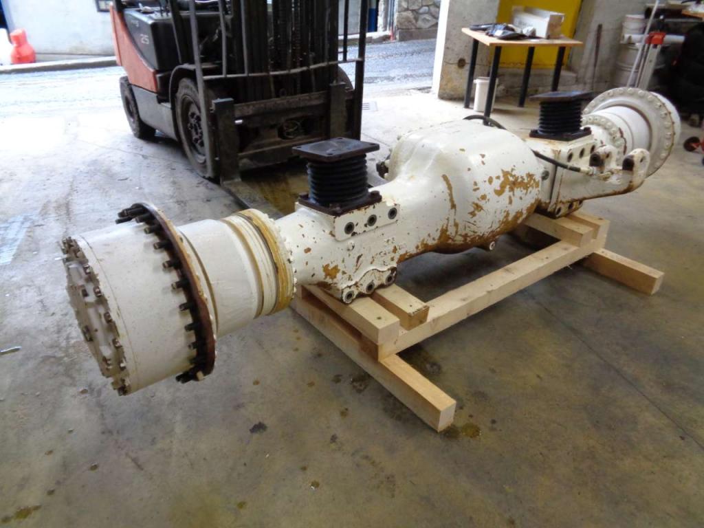 Rear axle for Caterpillar 740 B Photo 3