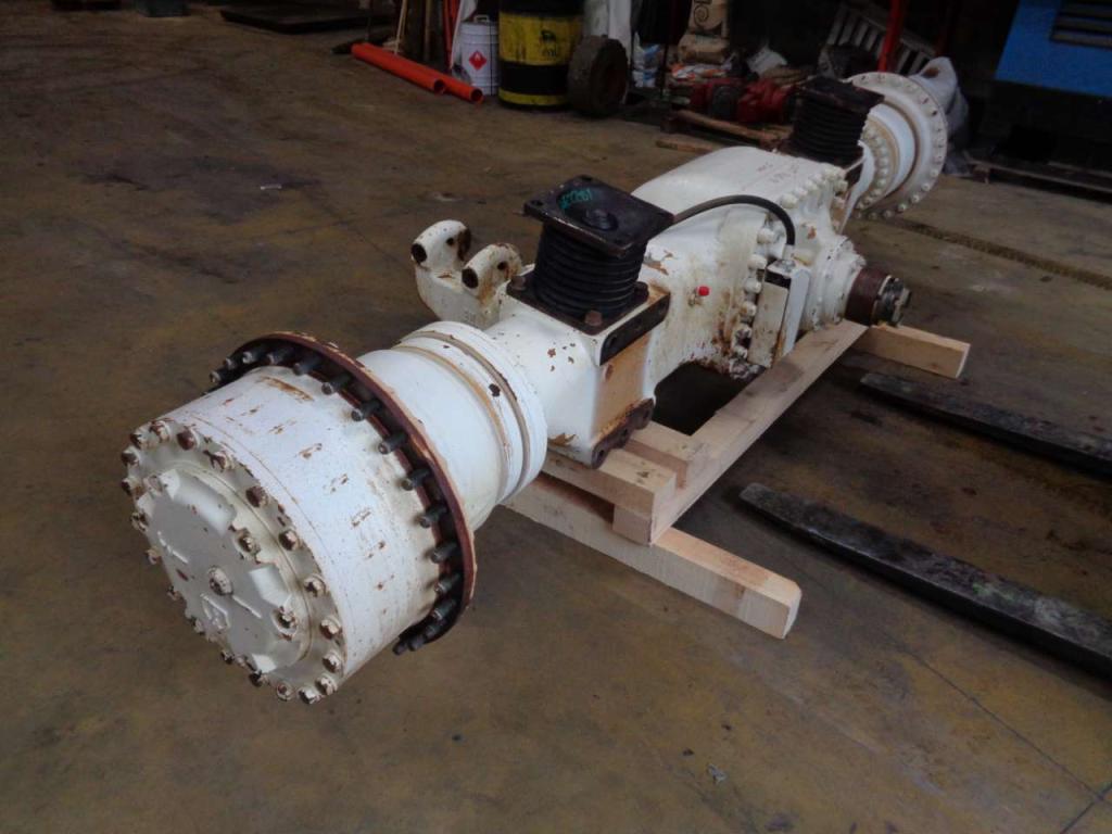 Rear axle for Caterpillar 740 B Photo 7