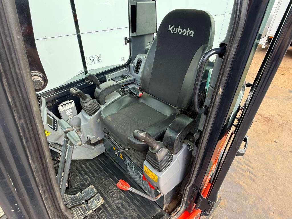 Kubota KX037-4 - Hammer Lines / Quick Coupler Photo 8