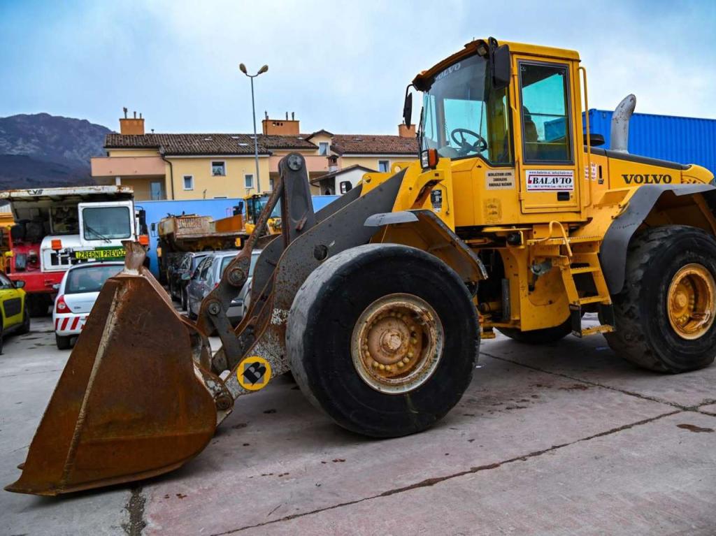 Volvo L110E Photo 1