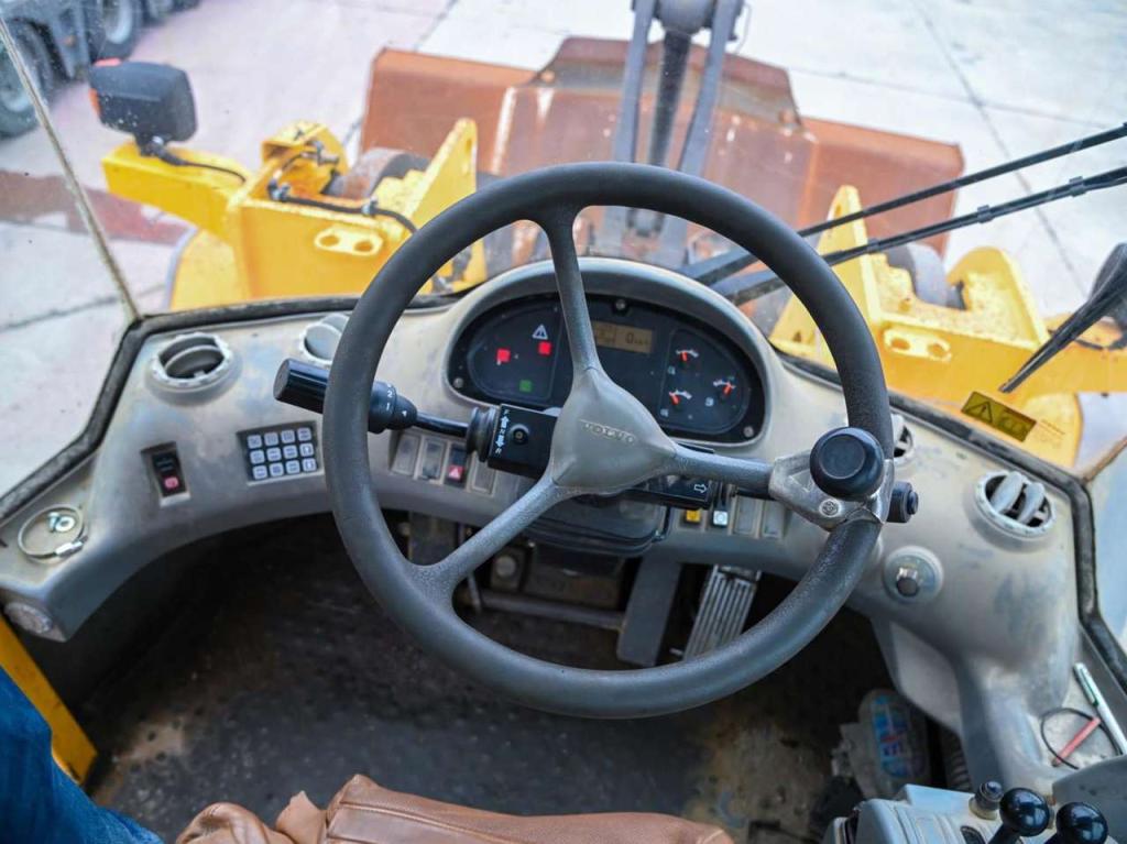 Volvo L110E Photo 18