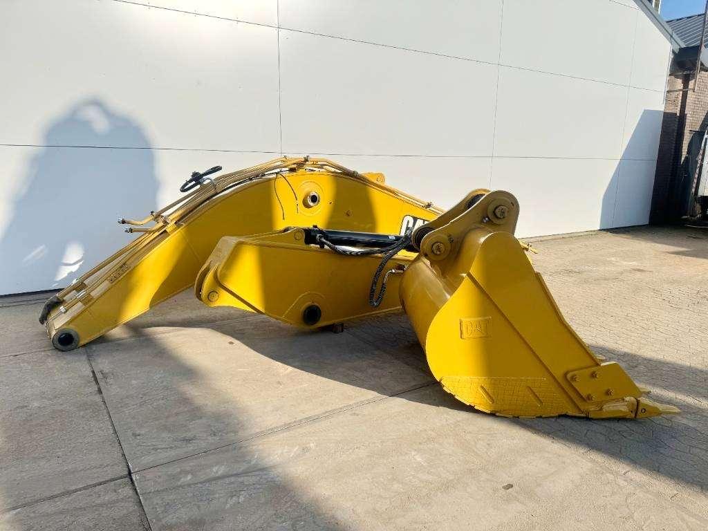 Caterpillar 323 BOOM + STICK + BUCKET (BRAND NEW) Photo 3