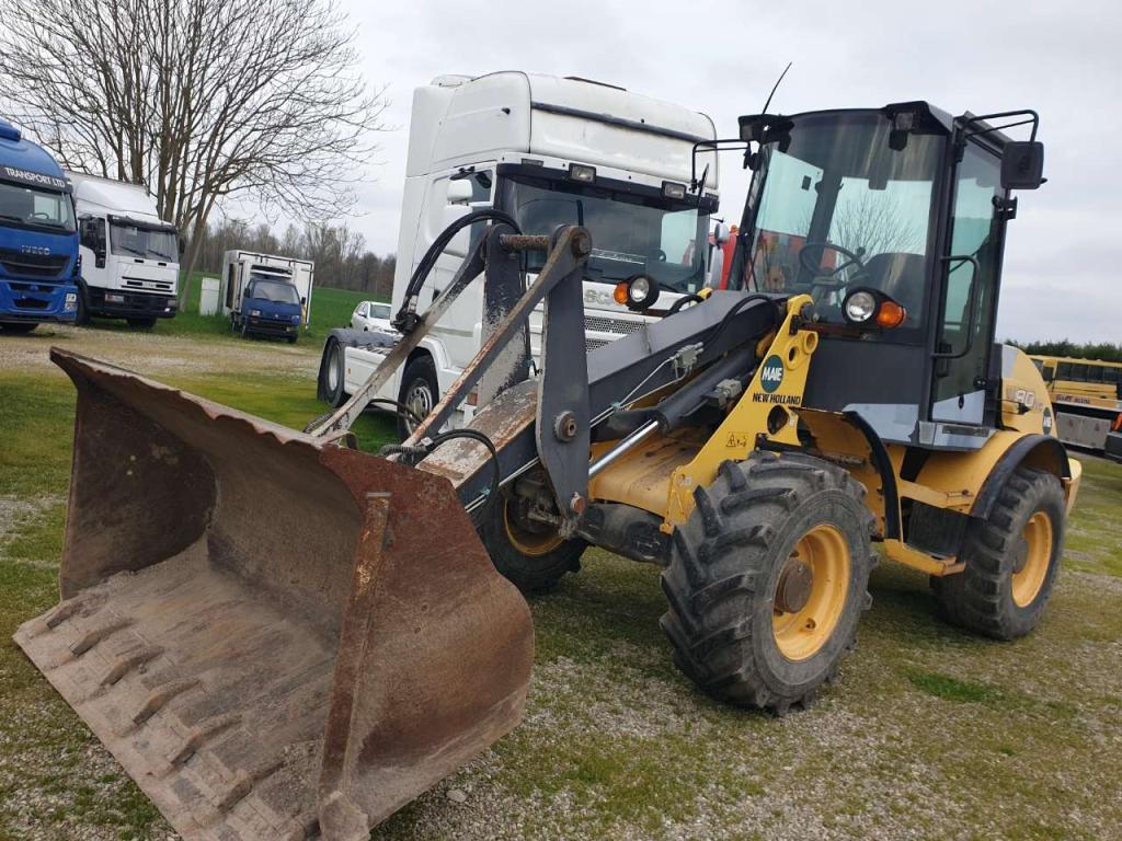 New Holland W80TC Photo 1