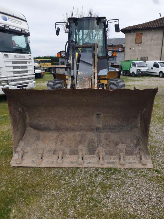 New Holland W80TC Photo 2