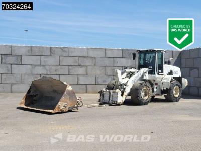 Case 721 G sold by BAS World B.V.