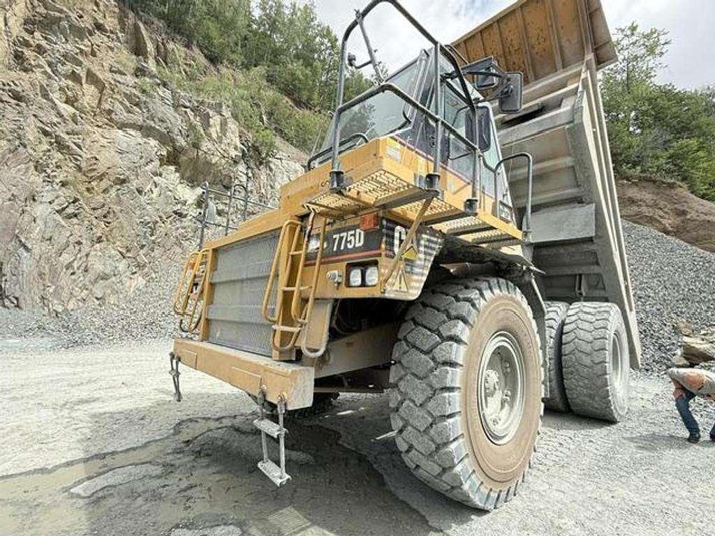 Caterpillar 775D Photo 3