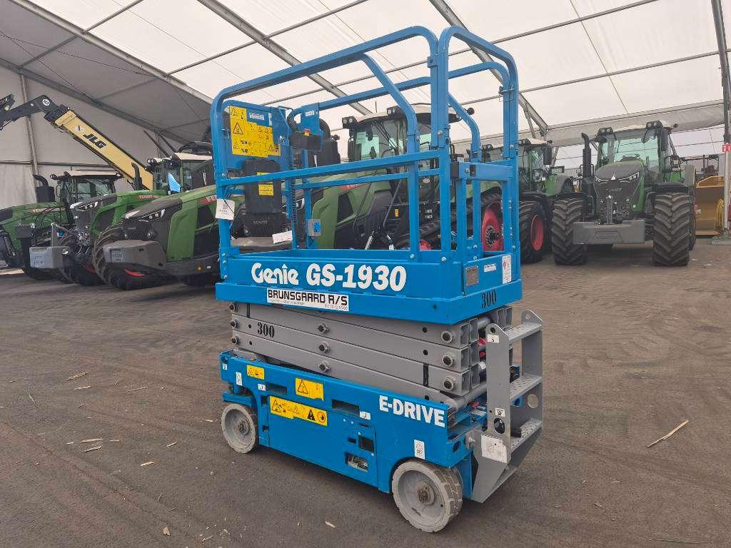 Genie GS1930 (Multiple units available) Photo 3