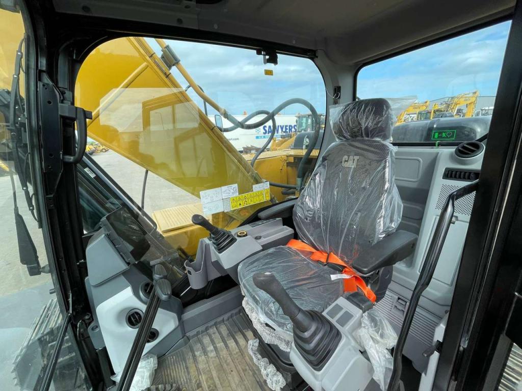 Caterpillar 323D3 Photo 23