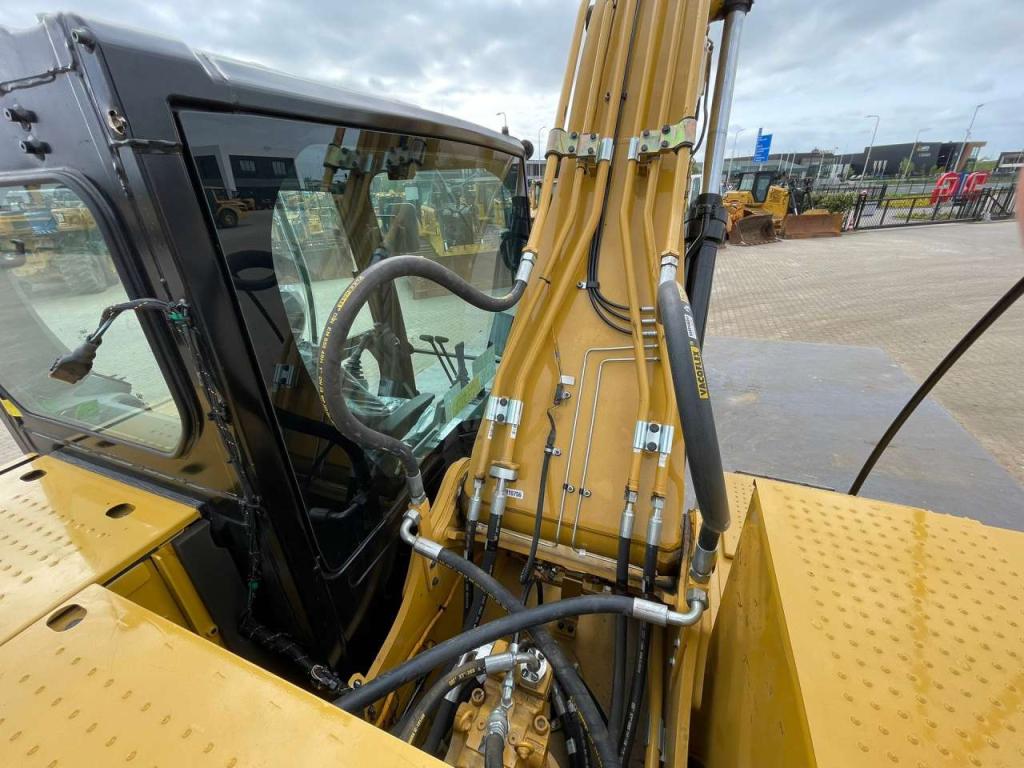 Caterpillar 323D3 Photo 30