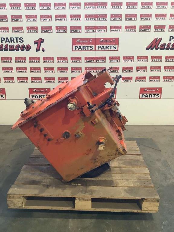 Oil tank for Fiat Hitachi EX215 Photo 3