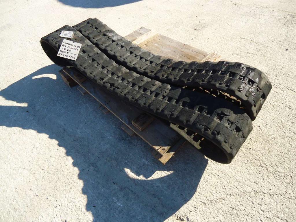 Rubber tracks for ESCAVATORI 17 Q.LI MISURA 230X48X70K Photo 2