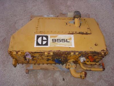 Oil tank for Caterpillar 955L/955K sold by OLM 90 Srl