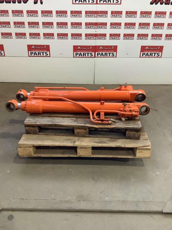 Lifting piston for Hitachi ZX130 Photo 1