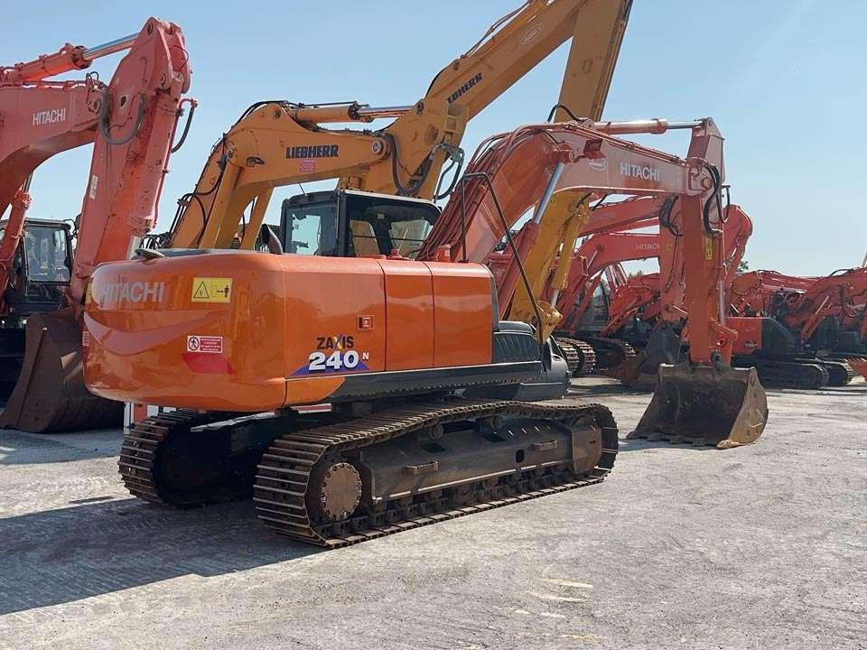 Hitachi ZX240N-3 Photo 20
