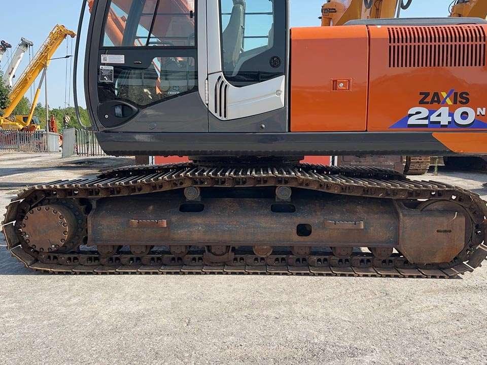 Hitachi ZX240N-3 Photo 4