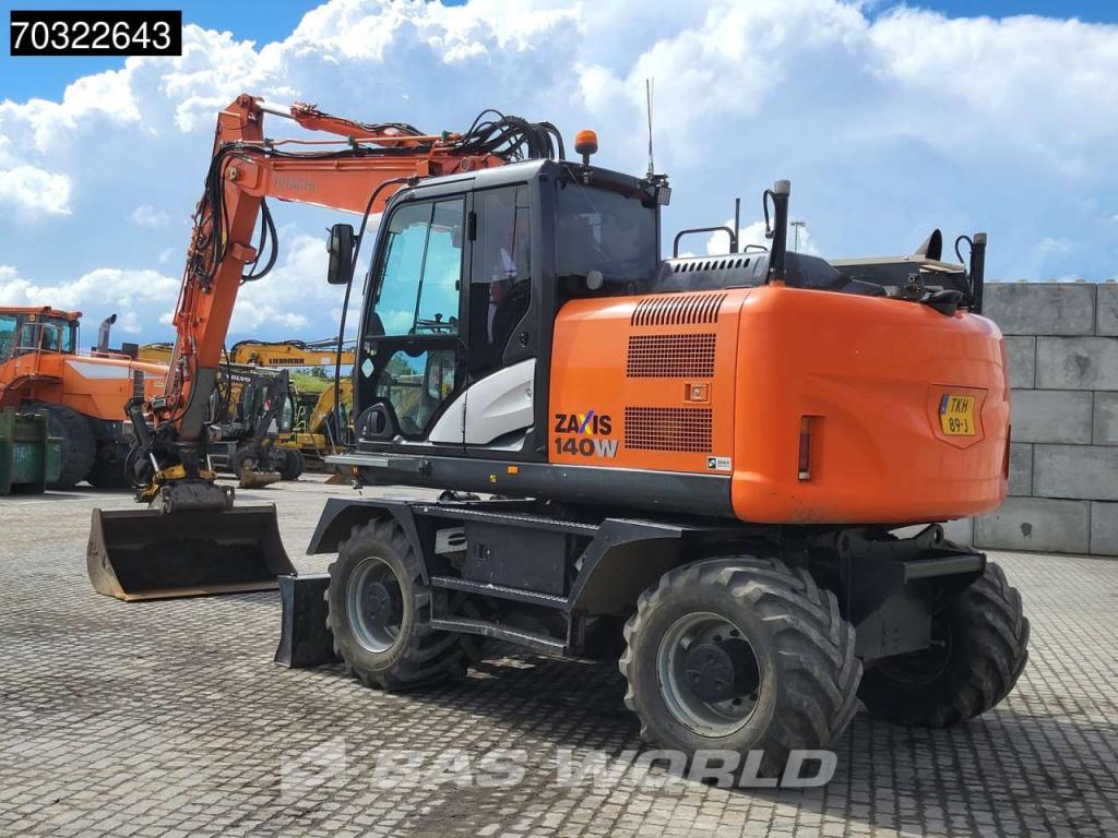 Hitachi ZX140W -5B Photo 2