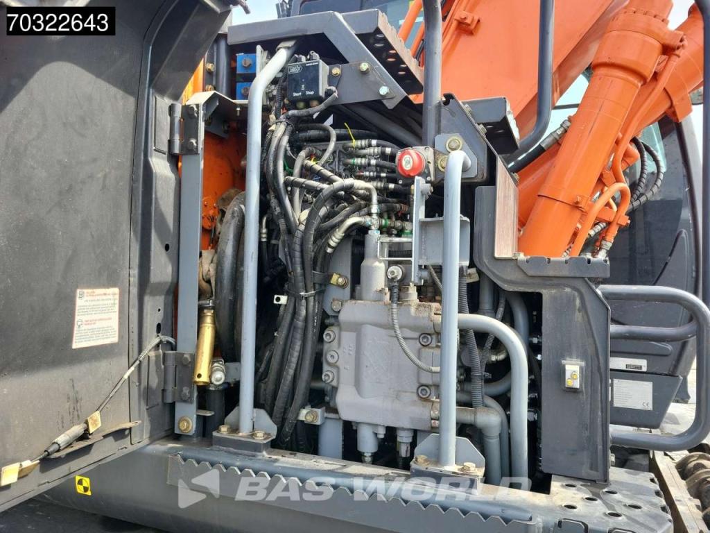 Hitachi ZX140W -5B Photo 20