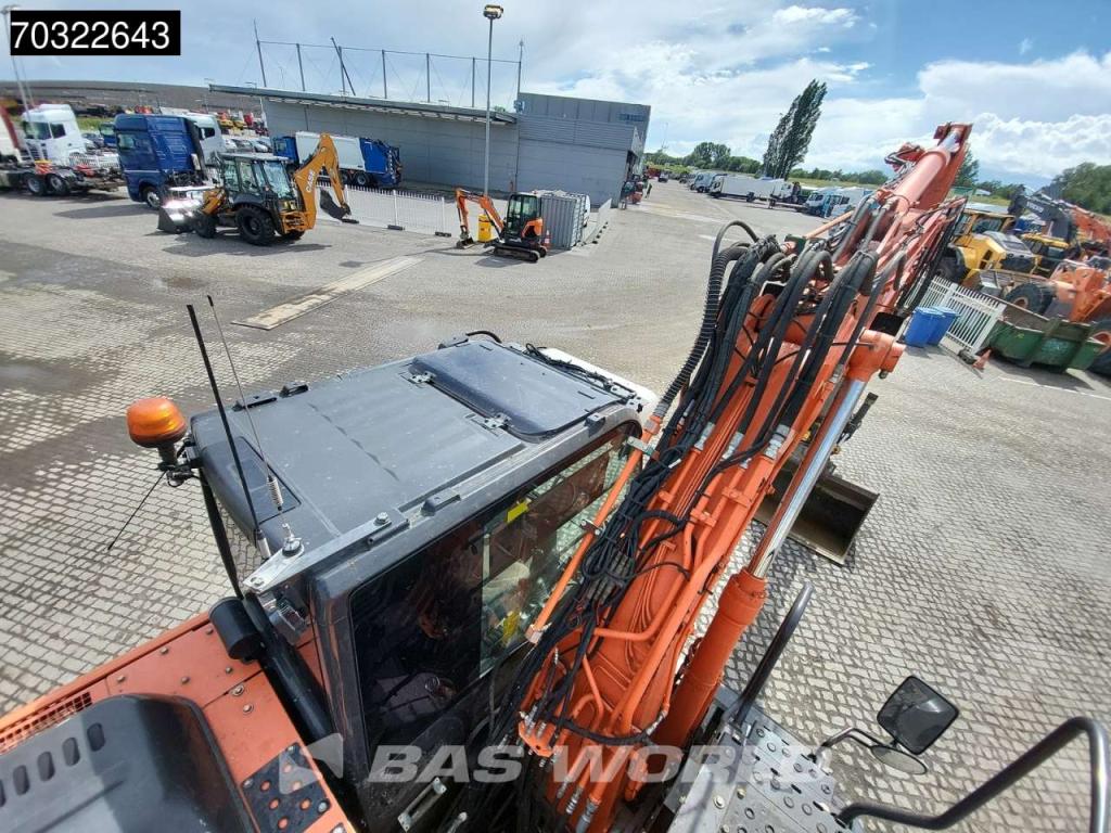 Hitachi ZX140W -5B Photo 24
