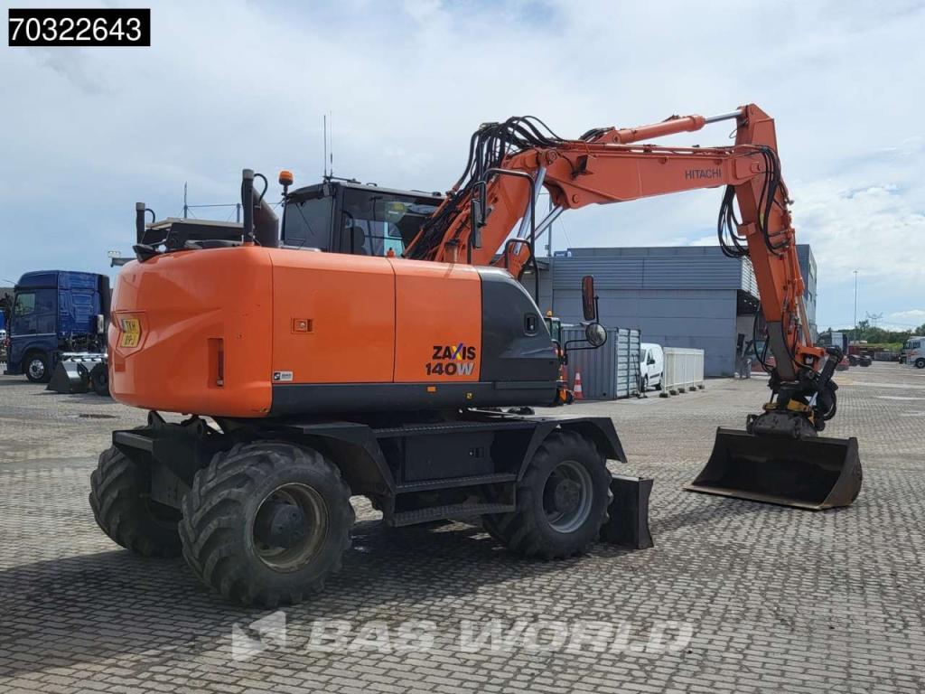 Hitachi ZX140W -5B Photo 5