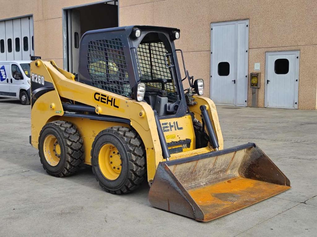 Gehl R 260 Photo 7