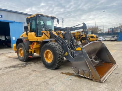 Volvo L90H Photo 1