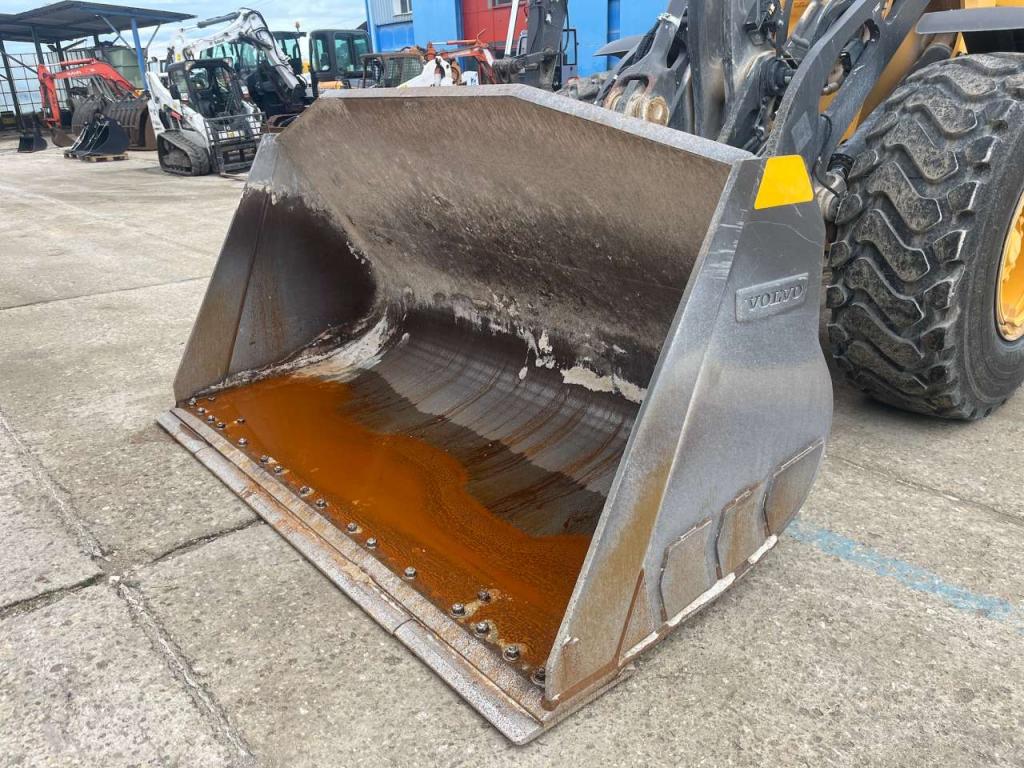 Volvo L90H Photo 16