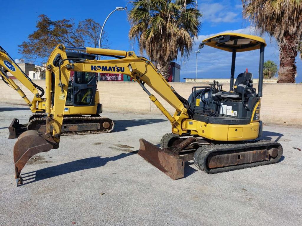 Komatsu PC30-MR3 Photo 1