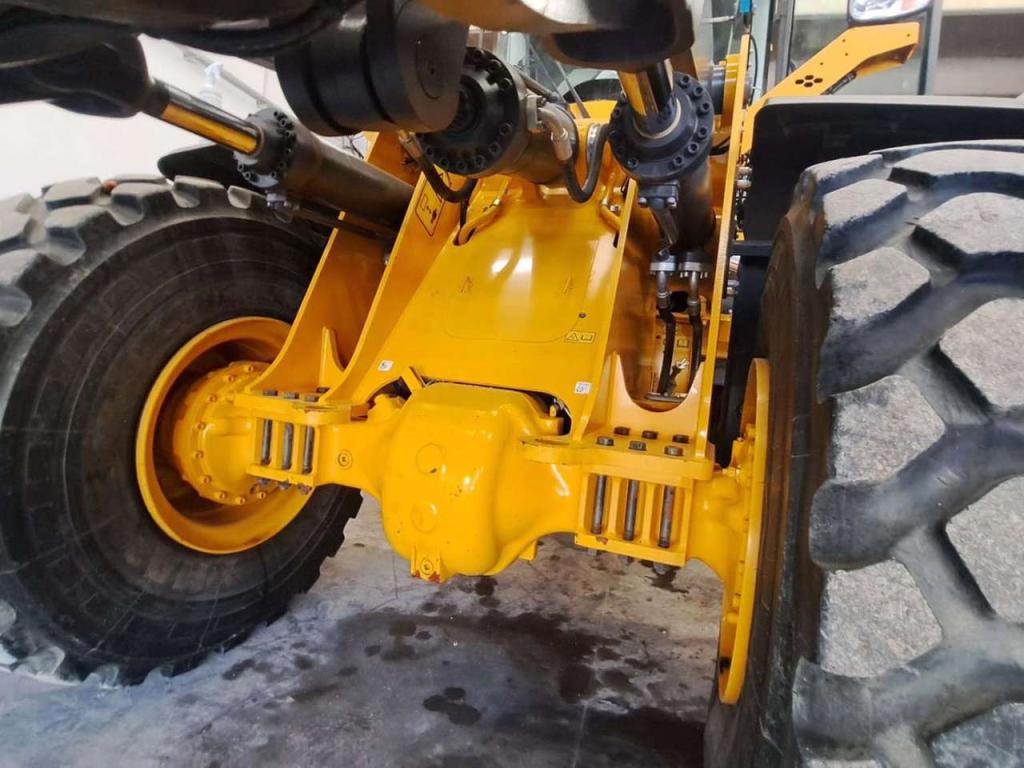 Volvo L120H Photo 11