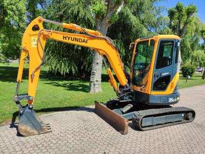 Hyundai R35Z-9 sold by Comai Spa