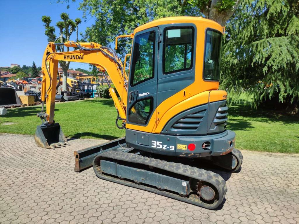 Hyundai R35Z-9 Photo 2