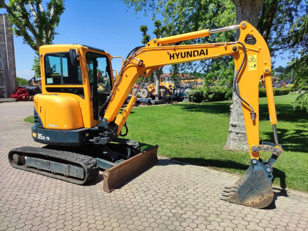 Hyundai R35Z-9 Photo 3