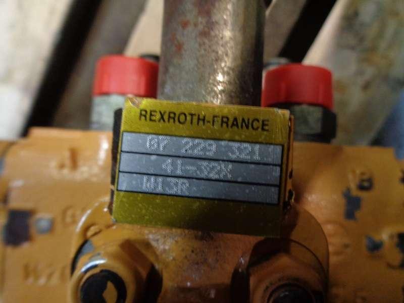 Hydraulic distributor for Case WX 170 Photo 2