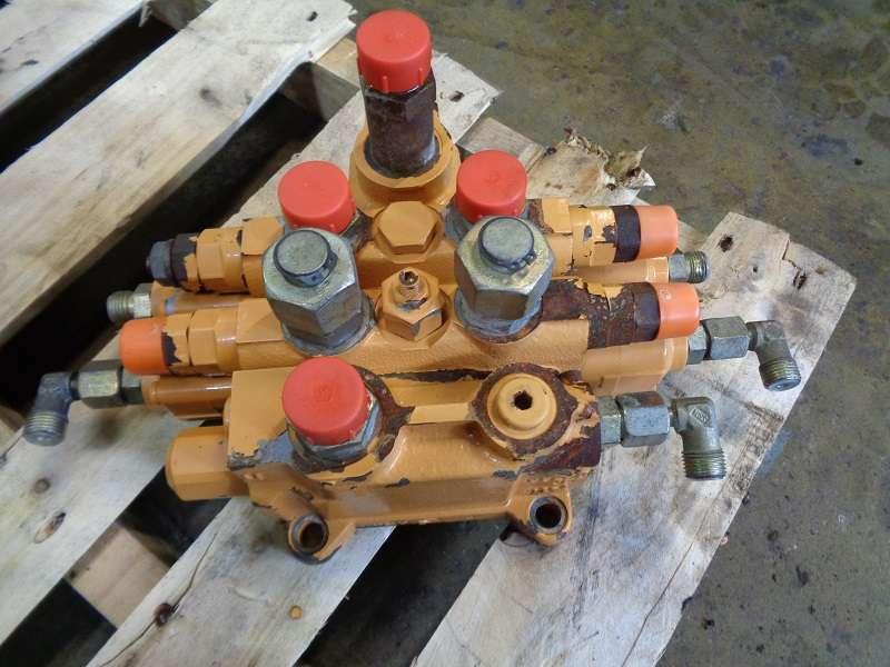Hydraulic distributor for Case WX 170 Photo 3