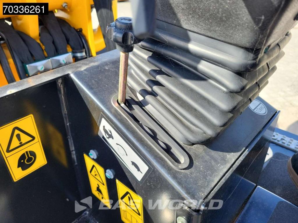 JCB 403 SP FACTORY WARRANTY - GIANT COUPLER - KUBOTA Photo 22