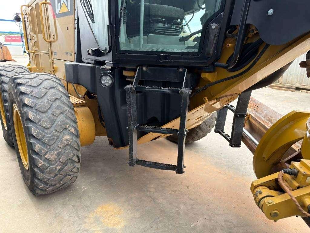 Caterpillar 140M2 Photo 11