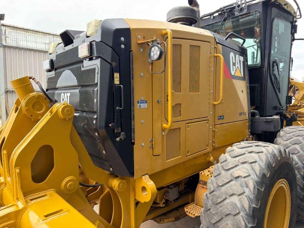 Caterpillar 140M2 Photo 5