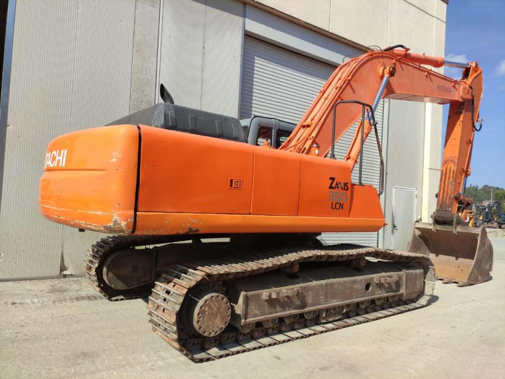 Hitachi ZX350LCNM Photo 2