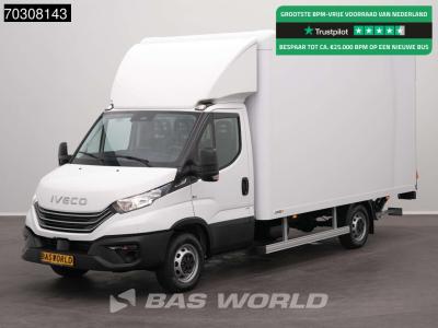 Iveco Daily 35S18 3.0L Automaat Laadklep 180PK Bakwagen ACC Airco Cruise Camera CarPlay 3,5t Trekgewicht sold by BAS World B.V.