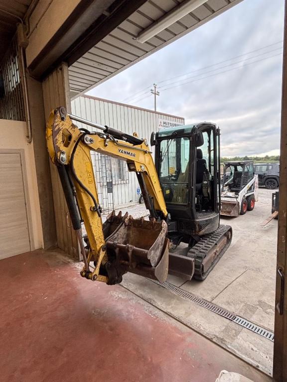 Yanmar Vio 25 Photo 3