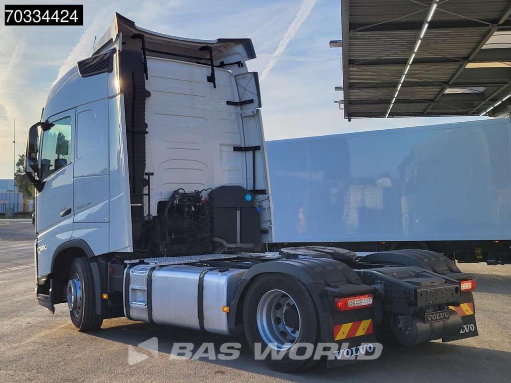 Volvo FH 460 4X2 Retarder 2x Tanks New Tyres! Photo 2
