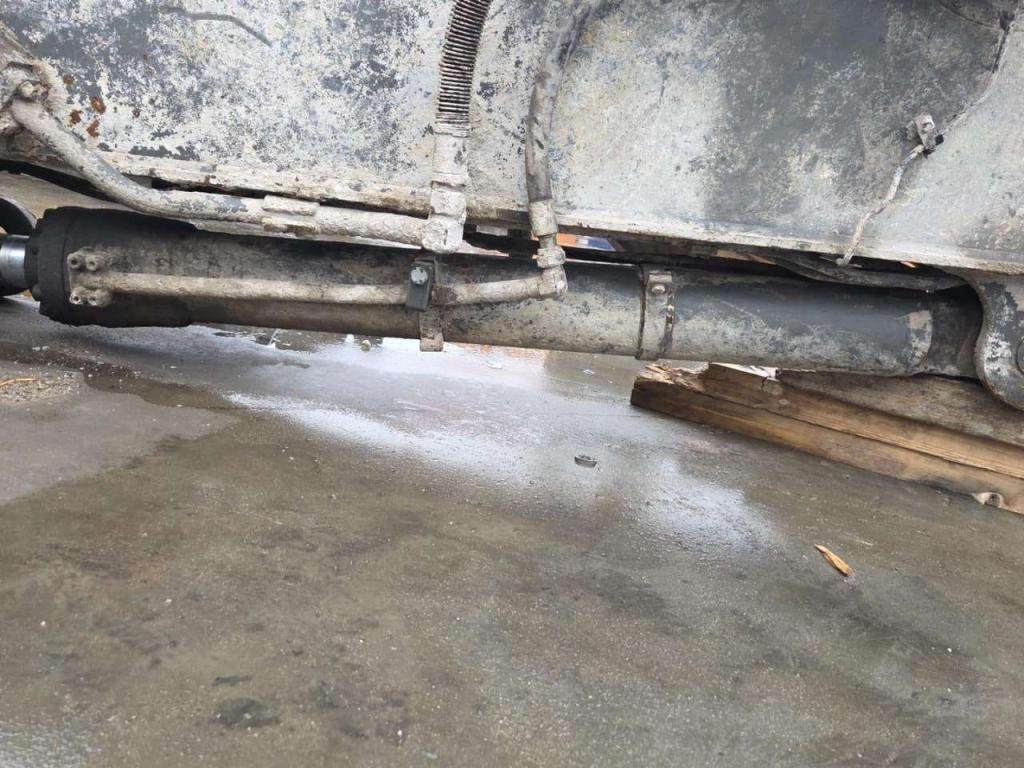 Volvo Bucket cylinder 14534533 for Volvo excavators Photo 2