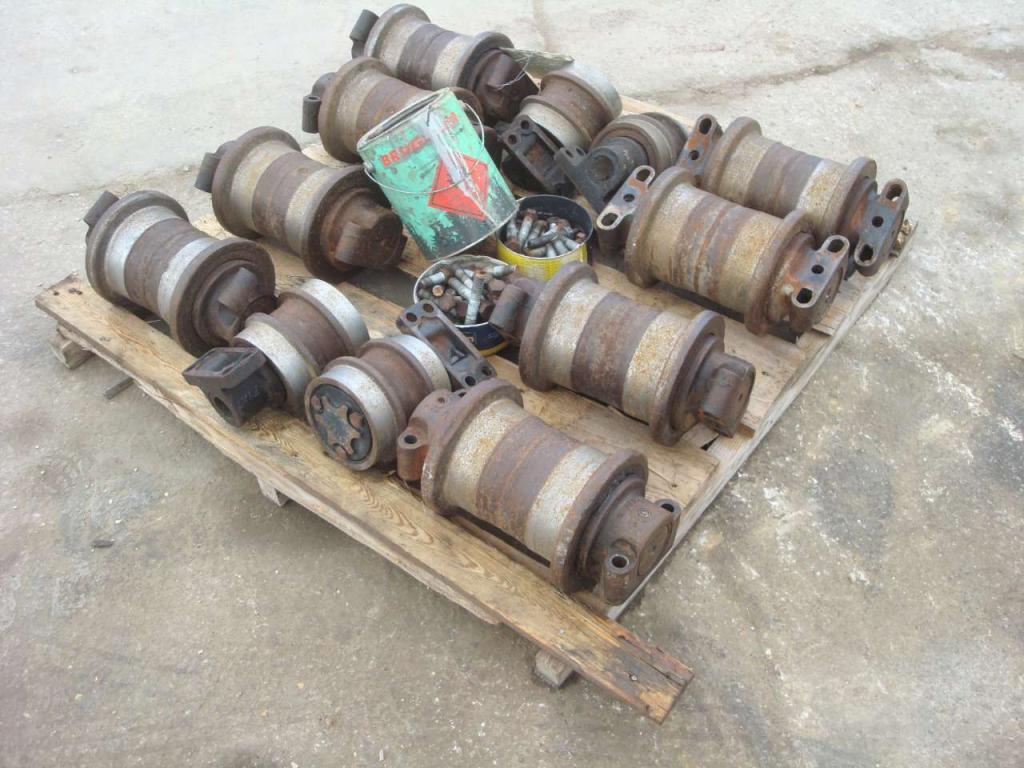 Carrier rollers for Fiat Hitachi FH200 Photo 2