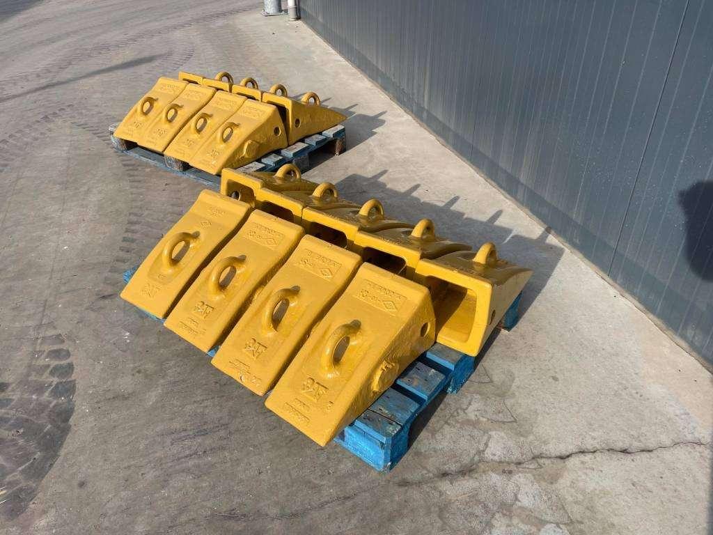 Caterpillar 365 / 374 / 385 / 390 Tips Photo 2
