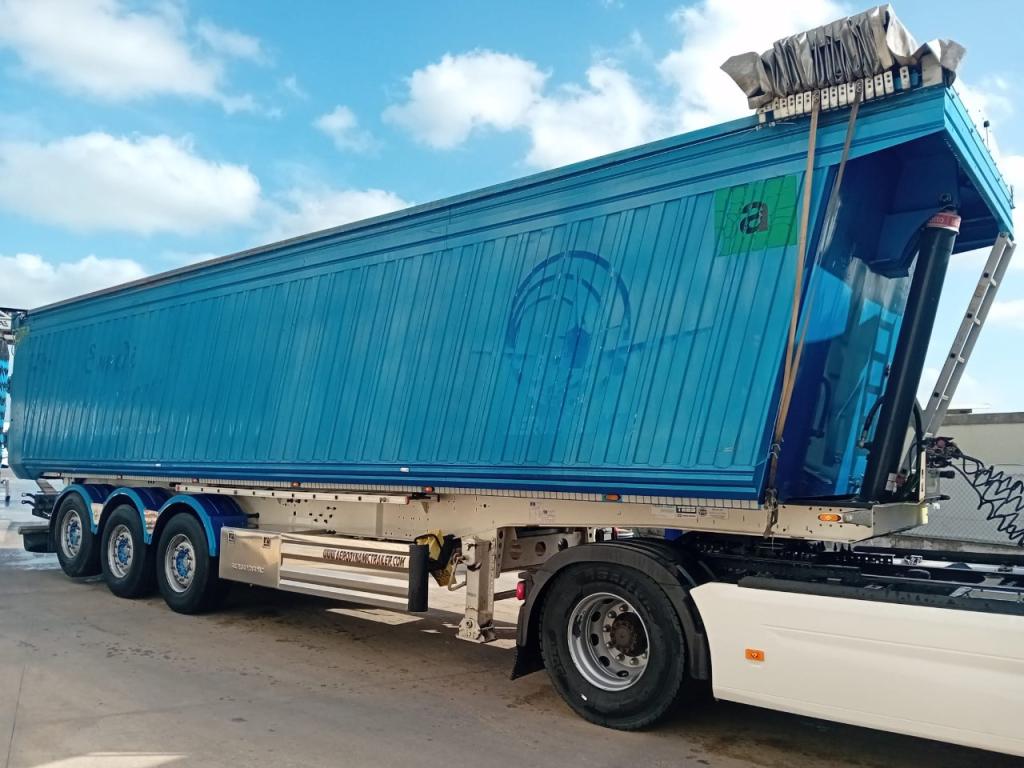 Aereodynamic Tipper semi-trailer Photo 1