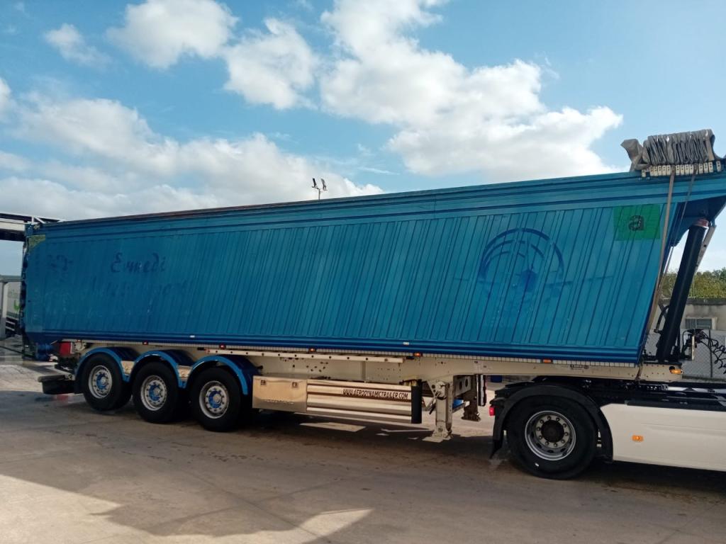 Aereodynamic Tipper semi-trailer Photo 2